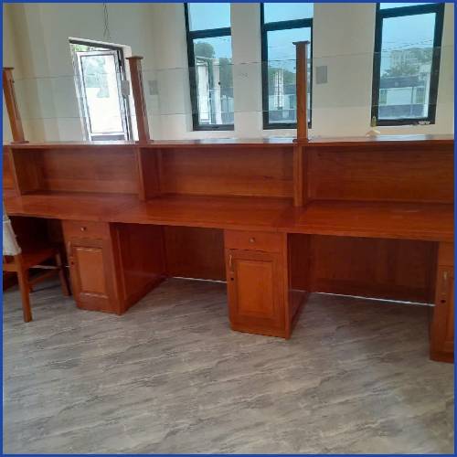 Bàn quầy giao dịch